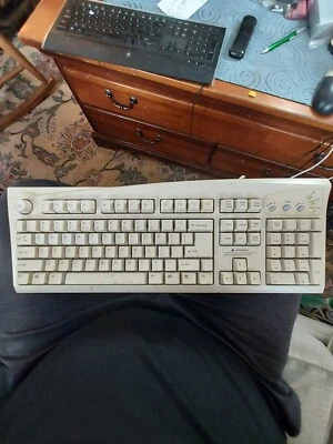 BTC MODEL:5200U USB KEYBOARD, WIRED, BEIGE, cleaned and tested. - Image 1 of 4