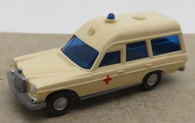 A Micro WIKING Ho 1/87 Mercedes Benz 200 Binz Ambulanza Croce Rosso No. Box - Immagine 1 di 4