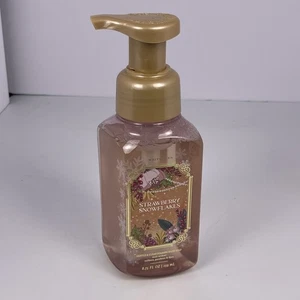 Bath & Body Works STRAWBERRY SNOWFLAKES Gentle Foaming Hand Soap 8.75 oz NEW! - Picture 1 of 2