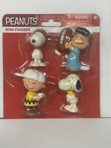 NEW 2022 Just Play Peanuts Gang 4PK Mini Figures Snoopy,Charlie And Lucy
