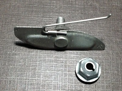 100 NORS Guardabarros Cuarto Puerta Moldura Clips Sellador Tuercas 1-1/8" - 1-1/2" Buick GM Foto 1 de 4