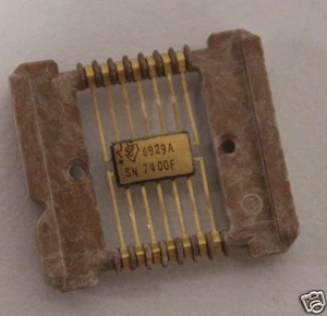 Paquete plano vintage raro TI IC SN7400F 6929A dorado SN 7400F - Imagen 1 de 2