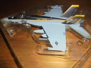WITTY WINGS 1/72 WTW-72-007-006 F/A-18E SUPER HORNET USN VFA-27 "ROYAL MACES" - Imagen 1 de 9