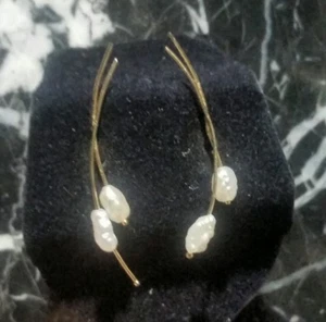 14 kt Gold and 4 Real Pearls Earring Set. Nice Design - Picture 1 of 4