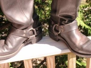 1 PAIO DI STIVALI VINTAGE DA UOMO IN PELLE NERA STILE WESTERN TAGLIA US 8,5 D - Foto 1 di 12