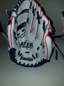 Franklin Baseball Glove. 9.5. RH throw.  4809 - Picture 1 of 6
