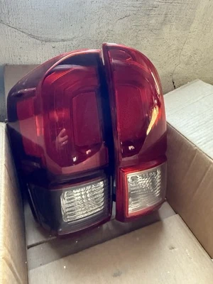 Luces traseras OEM Toyota Tacoma (par) 2016-2023, consulta todas las fotos  Foto 1 de 4