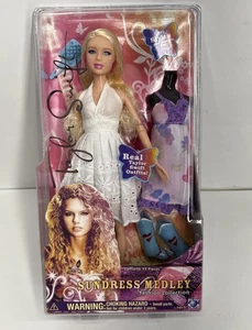 Taylor Swift Puppe Sommerkleid Medley 2008 JAKKS PACIFIC weißes Kleid neu - Bild 1 von 14