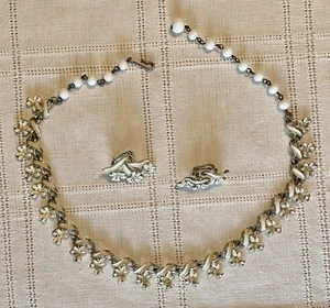 Vintage Coro choker necklace & earrings, silver tone with white enameling - Picture 1 of 4