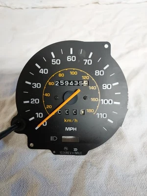 Medidor de velocímetro usado se adapta a: Toyota Van Wagon 1985 MPH solo cabezal exc. LE Grado A Foto 1 de 3