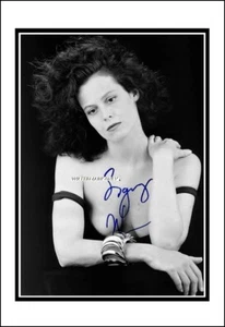 Sigourney Weaver, Autographed, Cotton Canvas Image. Limited Edition (SW-9) - Picture 1 of 1