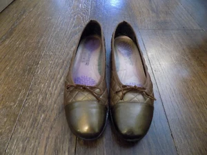 Paul Mayer Attitudes Bronze Quilted ballet Flats Bows Metallic Toe Caps TLC 6.5 - Picture 1 of 10