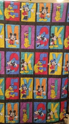 Manta Cuna Acolchada/Extendida Ligera Disney Bebés Mickey Mouse and Friends De Colección Foto 1 de 4