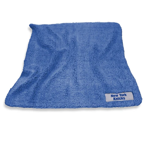 New York Knicks 60'' x 50'' Frosty Fleece Blanket Cover