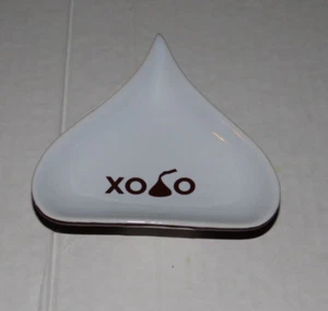 Hershey's Valentines XOXO Ceramic Kisses Small Trinket Tray Jewelry Dish Candy - Picture 1 of 2