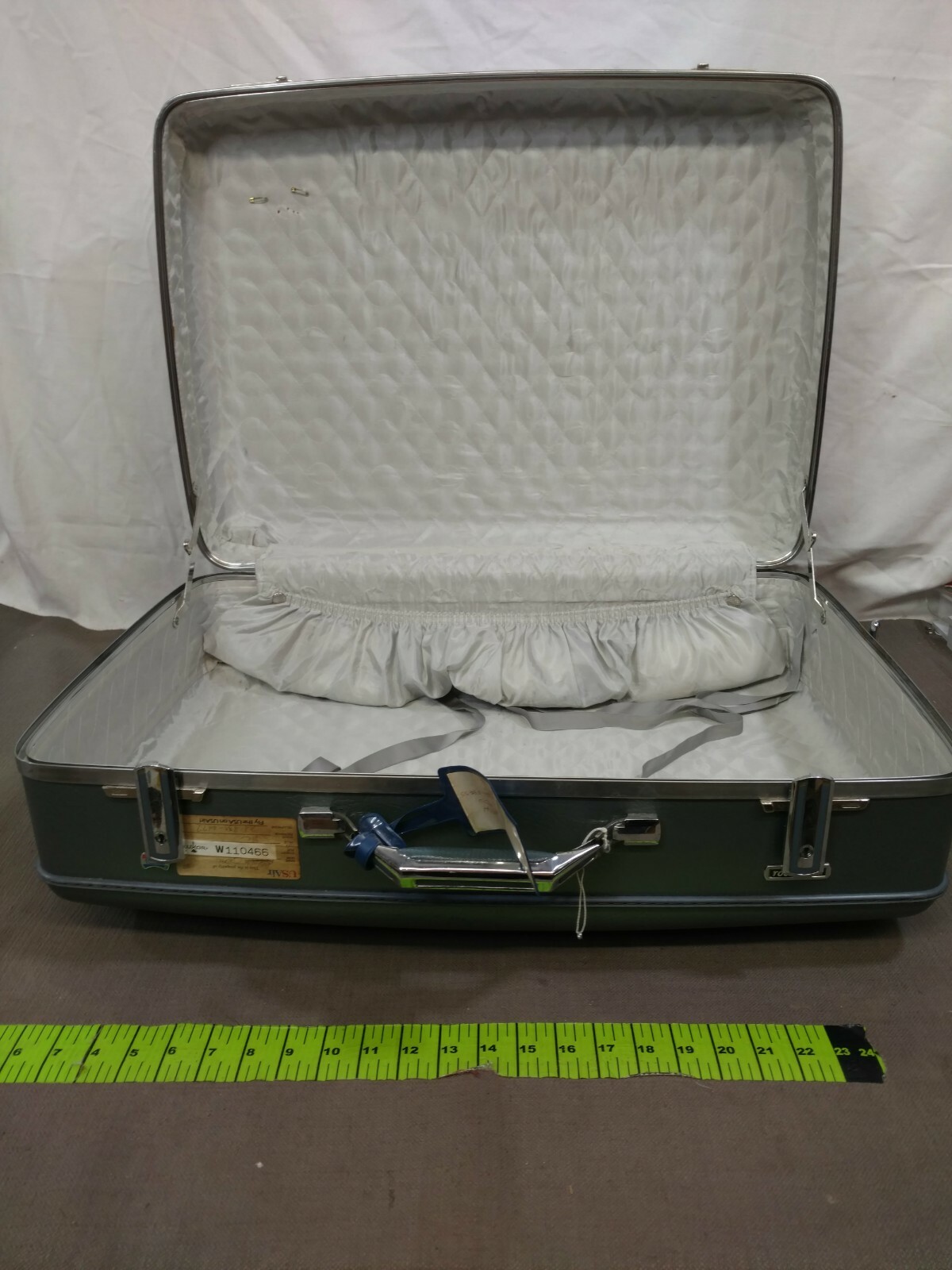 Vintage American Tourister blue grey 