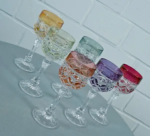 6 edle Anna Hütte Bleikristall Überfang Wein Römer versch. Farben 1970er Jahre - Picture 1 of 18