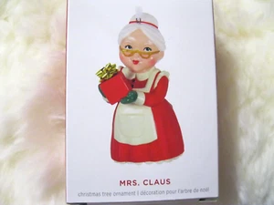 2024 Hallmark MRS. CLAUS - PORCELAIN - MIMB - LIMITED ED - Picture 1 of 1