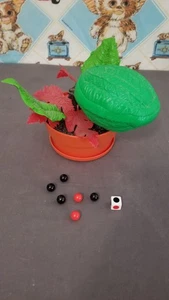 Audrey Feed Me Plant Game Vintage Piccola Bottega degli Orrori 1986 Leggi - Foto 1 di 10