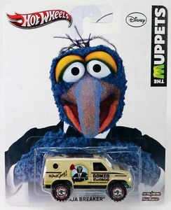 Hot Wheels Gonzo Baja Breaker The Muppets Pop Culture - X8321 NRFP 2012 Tan 1:64 - Picture 1 of 4