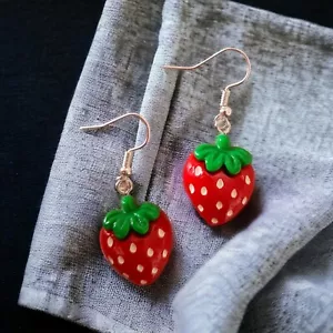 STRAWBERRY Earrings Strawberry charms nickel-free jewellery sterlingsilver hook - Picture 1 of 4