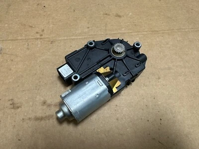 2005-2009 Subaru Legacy Sedan Power Sunroof Sun Roof Motor Assembly OEM - Image 1 of 4
