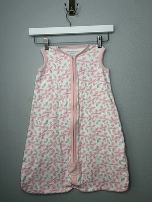 Мешок для сна Burt's Bees Baby розовый и белый цветочный МАЛЕНЬКИЙ для пчел 0-6 месяцев - Изображение 1 из 2