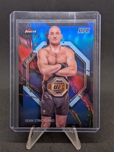 2024 Topps Finest UFC - Common Sean Strickland #45 Blue Refractor /200 - Picture 1 of 2