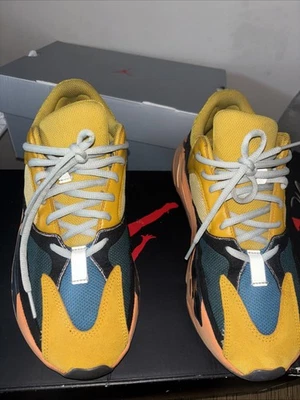 Adidas Yeezy Boost 700 Sun tamanho 8.5 GZ6984 - Imagem 1 de 4