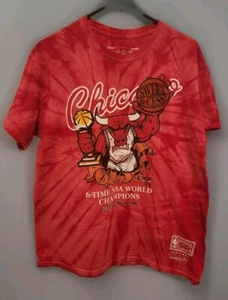 Camiseta Mitchell & Ness roja tie-dye de los Chicago Bulls para hombre talla grande - Imagen 1 de 6
