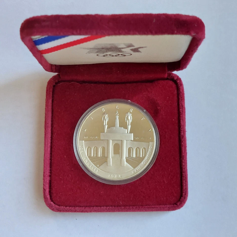 1984 Los Angeles Olympics US Commemorative Silver Dollar in Box - Image 1 of 4