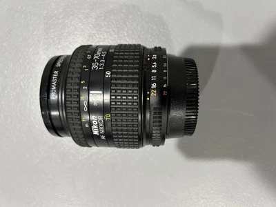 Nikon AF Nikkor 35-70mm 1:3.3-4.5 - Image 1 of 3