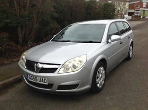 VAUXHALL VECTRA ESTATE CAR 1.8 PETROL. ONE FORMER KEEPER. LAST KEEPER FROM 2009 - Picture 1 of 18