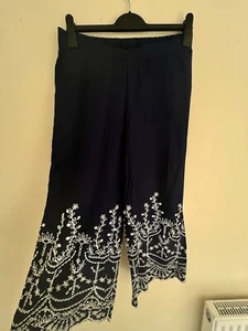 Bestickter Palazzo bestickt weites Bein marineblau weiß Damengröße 10 neu mit Etikett  - Bild 1 von 12