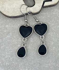 Pair Jet Black  Heart Jewel Earrings Pagan Goth Wicca Drop Dangle Prom Gift UK - Picture 1 of 5