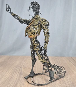 Torero brutalista de 13,5" / Escultura de alambre Matador, mediados de siglo - Imagen 1 de 10