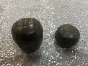 Land Rover Defender Td5 Gear Knobs Pair - Picture 1 of 4