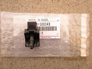 FITS: 13 - 19 LEXUS GS350 GS450H FRONT WINDSHIELD WASHER NOZZLE ANGLE +2 OEM NEW