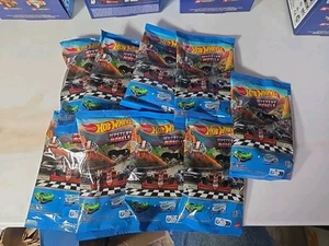 Hot Wheels Mystery Models Series 1 BMW Z4 M Coupe Motorsport (Lot Of 8) Chase - Picture 1 of 2
