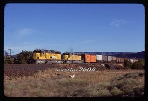(W) ORIG TRAIN SLIDE-UNION PACIFIC (UP) 3800 ACTION - Picture 1 of 1