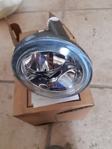 Fendinebbia sinistro Toyota corolla Verso dal 2001-2004 NUOVO 81211-52050 - Foto 1 di 5