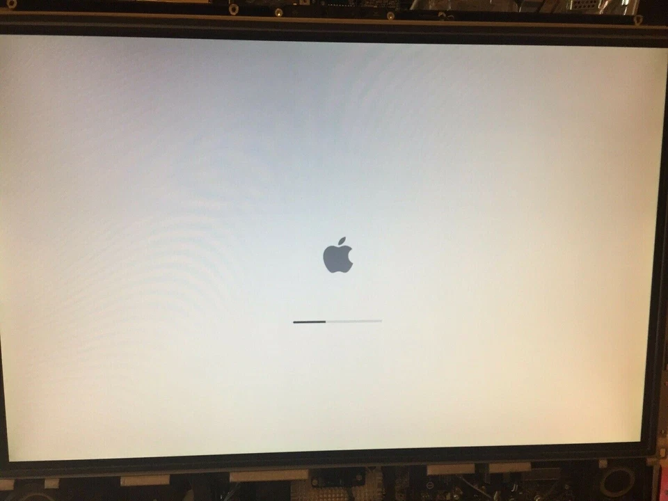 Apple iMac LCD Display Screen A1224 20" 2007- 2008 2009 - Image 1 of 2