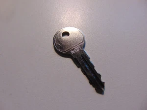 Thule Schlüssel N131 N 131 Ersatzschlüssel für Heckträger Dachboxen Dachträger - Picture 1 of 1
