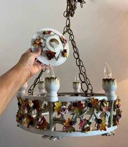 VTG ITALIAN PETITE CAPODIMONTE PORCELAIN FLOWERS & LEAVES CHANDELIER LAMP Cover