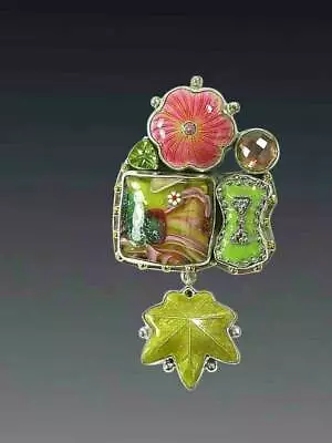 BRAND NEW - AMY KAHN RUSSELL ENAMEL FLOWER PERIDOT GLASS PIN/PENDANT - Image 1 of 2