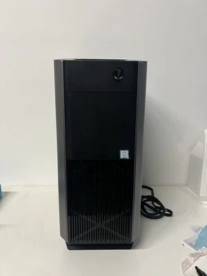 Alienware Aurora R6 - i7-7700, 3.6 GHz, GTX 1070, 16GB RAM, 128GB SSD + 2TB HDD - Image 1 of 4