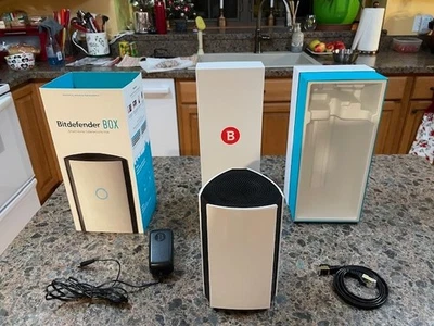 BitDefender CAJA Smart Home Cybersecurity Hub - BT11021000EN - CAJA SELLADA NUEVA Foto 1 de 2