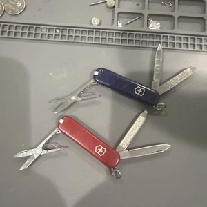Victorinox Swiss Army Knife Classic SD Blue, red , 58mm USED  - Picture 1 of 2