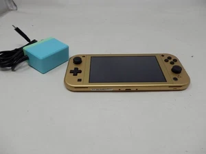 Nintendo Switch Lite Legend of Zelda Hyrule Edition Handheld mit Ladegerät funktioniert - Bild 1 von 7