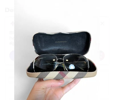 博柏利女式意大利制造太阳镜带盒状况良好 — 第 1/4 张图片